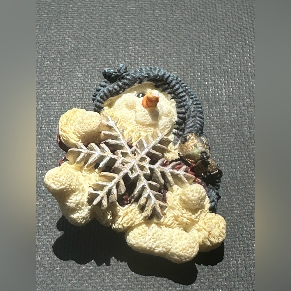 Vintage Christmas Boyds Bears Folk Art SNOWMAN w/Snowflake Pin Brooches